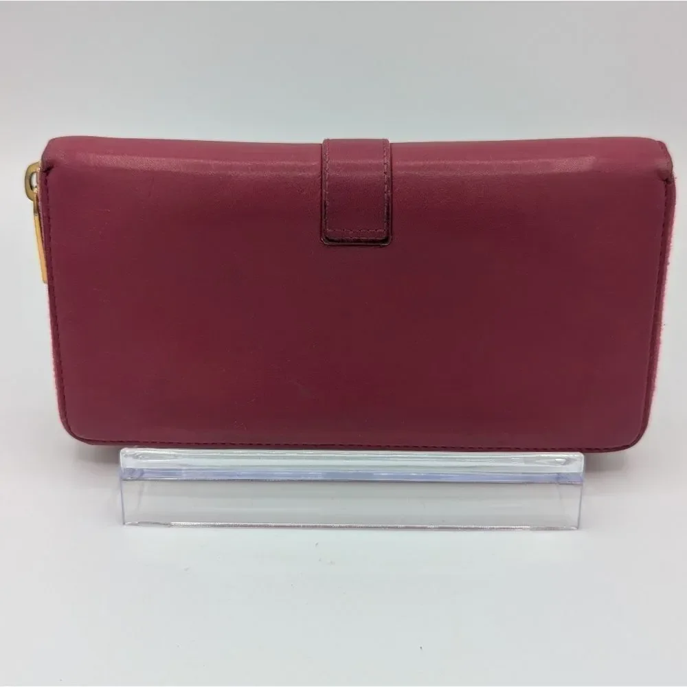 Yves Saint Laurent Pink with Gold Hardware - Picture 4 of 10
